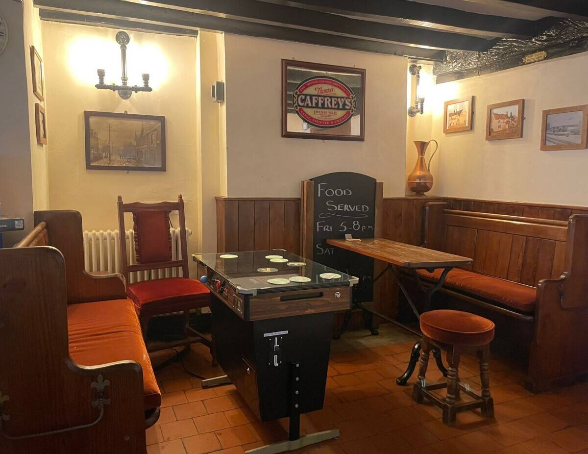 DERBYSHIRE - TRADITIONAL COMMUNITY PUBLIC HOUSE AND RESTAURANT
