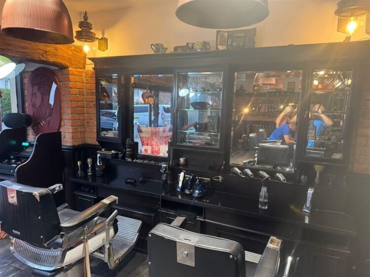 Hair Salons For Sale in Doncaster Photo 6
