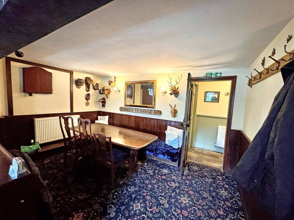 NORTHALLERTON - FREEHOLD VILLAGE PUB Photo 6