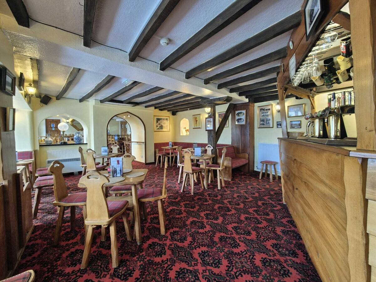 DENBIGHSHIRE - RENOWNED DESTINATION VENUE ON MOUNTAIN PASS