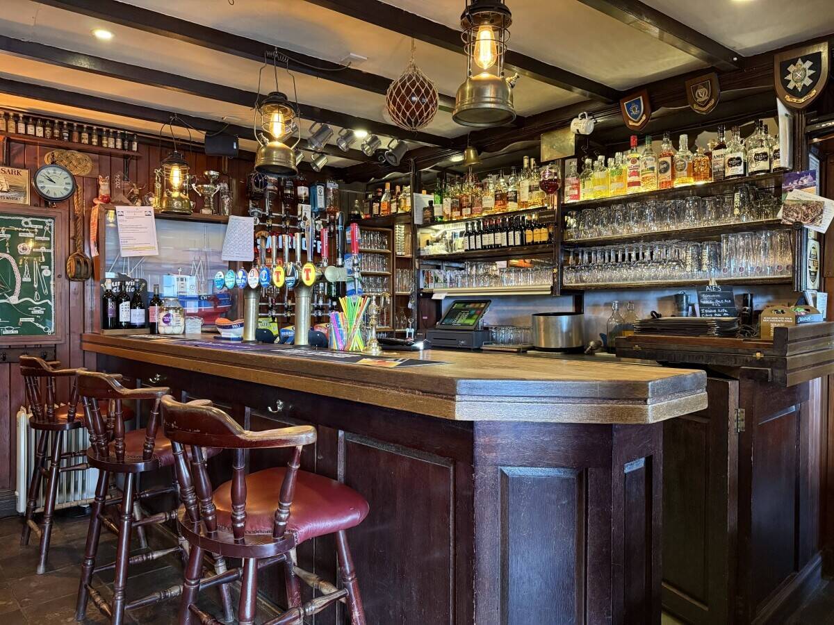 Award Winning and Landmark Venue – Public Bar and Restaurant