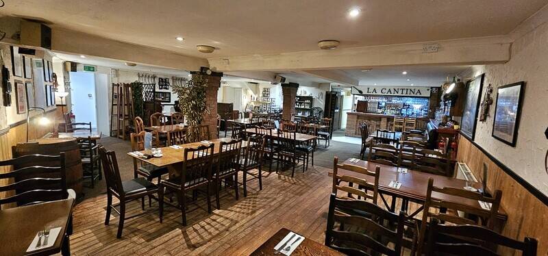 Long established & highly profitable restaurant & bar in heart of Dunoon town centre Photo 6