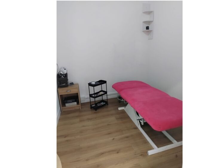 Be Your Own Boss in Beauty – Fully Equipped Salon for Sale