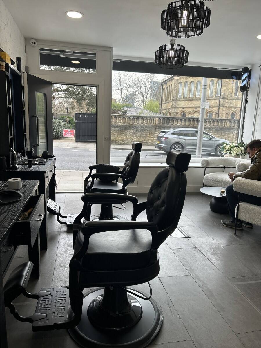 Barber shop for sale Men’s grooming room in Chelsea London Affluent area