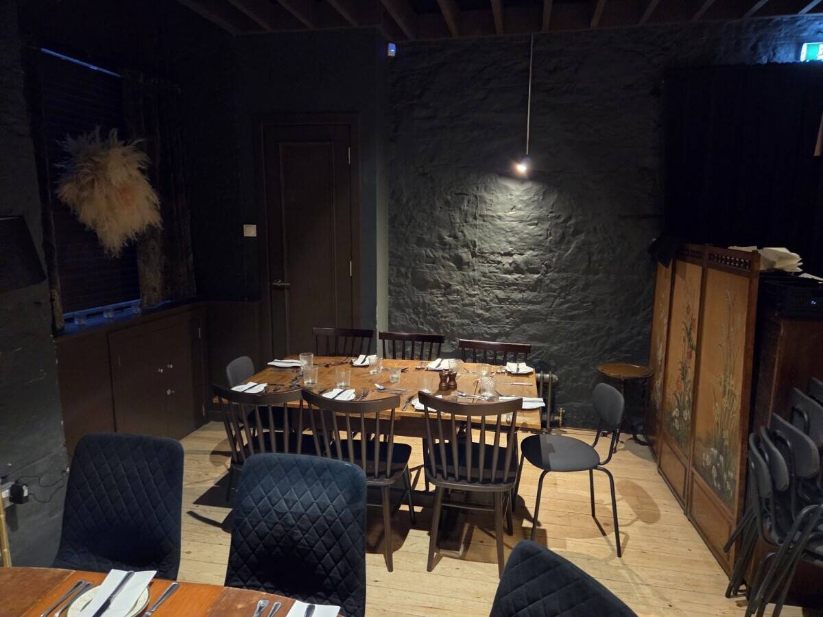 Restaurant + Bar Venue, Old Town Edinburgh - long established location in City Centre Photo 6