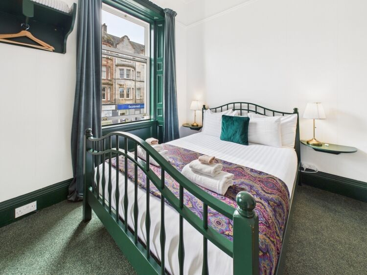 Thriving Boutique Guest House in Prime Edinburgh Location