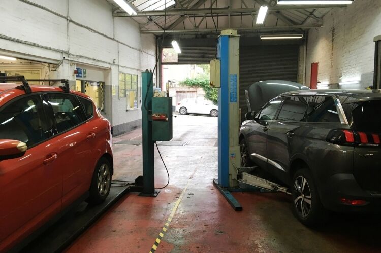 Established MOT Garage - Bristol