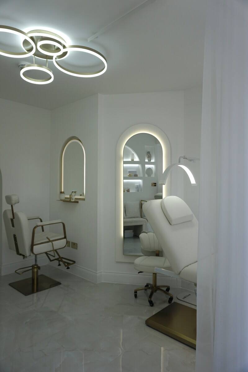 Thriving Beauty & Aesthetics Salon for Sale – Shoreham-by-Sea