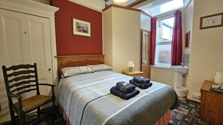 Home & Income B&B - Sea & Harbour Views, Weymouth Photo 6