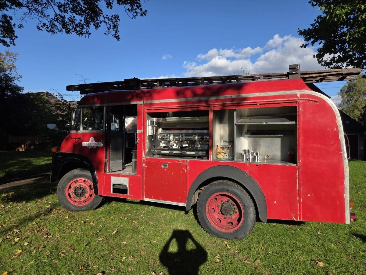 1955 Bedford Coffee Truck – Professionally Restored, One-of-a-Kind Conversion Photo 6