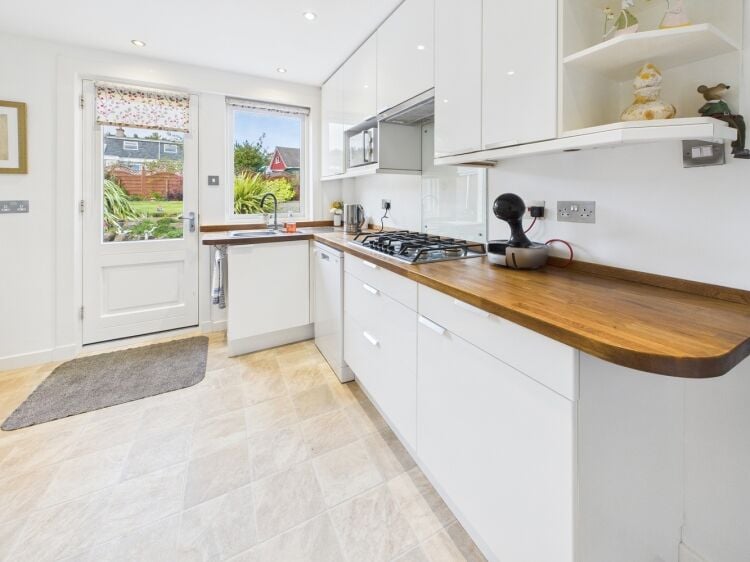 Modern Family Living in Desirable Bishopmill Elgin Location Photo 6