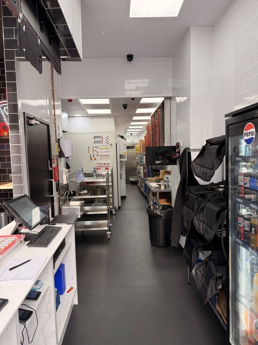 Pizza Hut lease for sale in a prominent trading location in Stockbridge Edinburgh