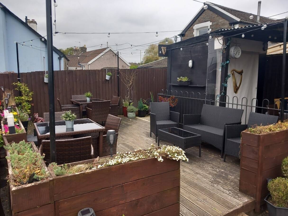 SOUTH WALES - HIGHLY PROFITABLE TRADITIONAL VILLAGE PUB