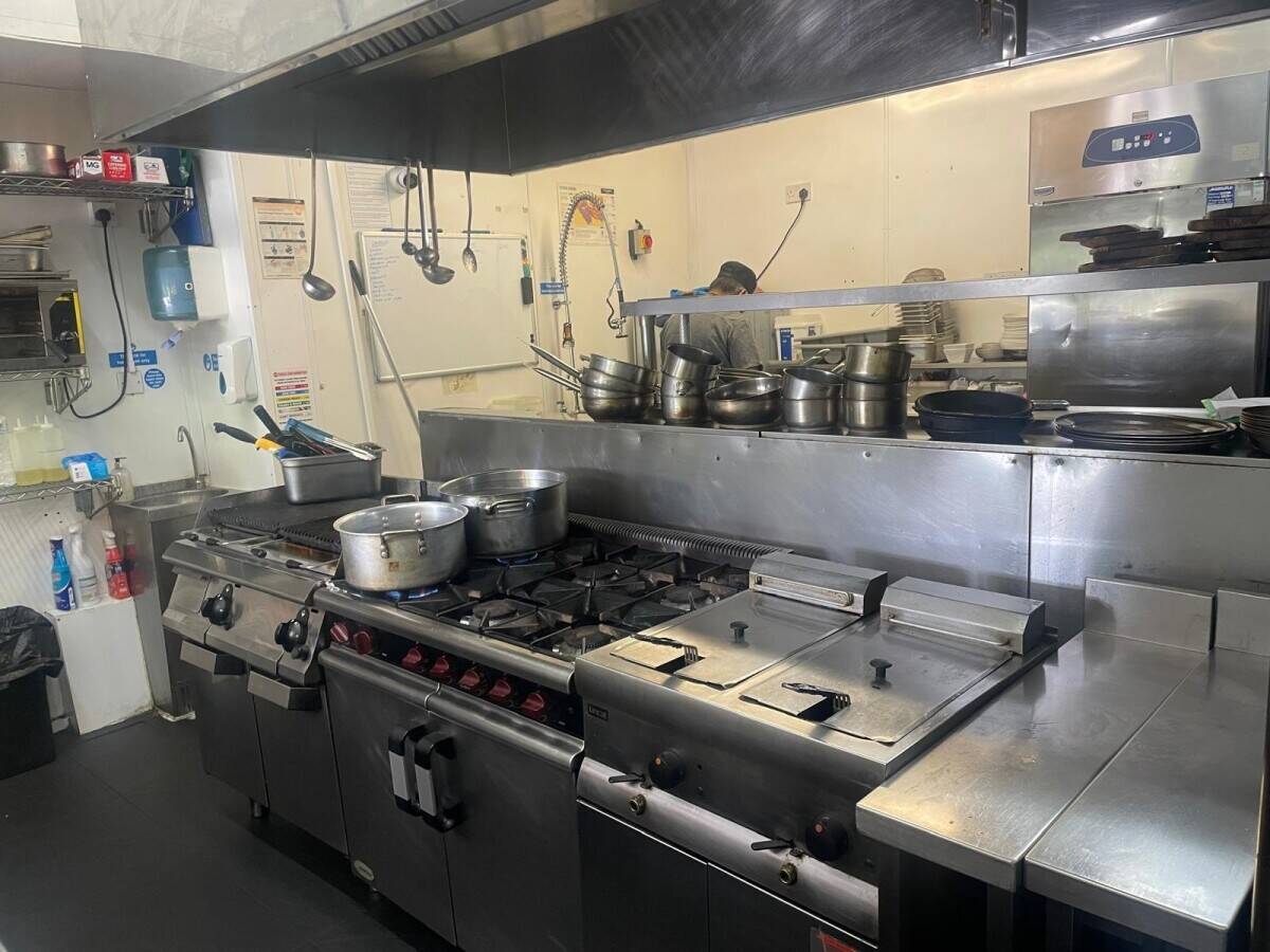 Long Established Restaurant & Bar in Herne Hill with 2am license - for sale as owners moving abroad Photo 6