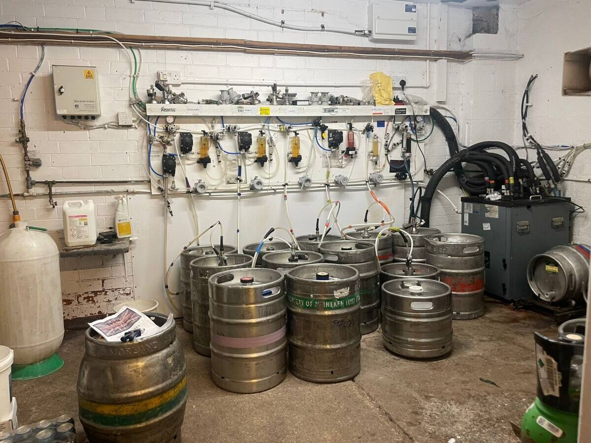 LINCOLNSHIRE - EXTREMELY PROFITBALE TRADITIONAL VILLAGE PUB & RESTAURANT