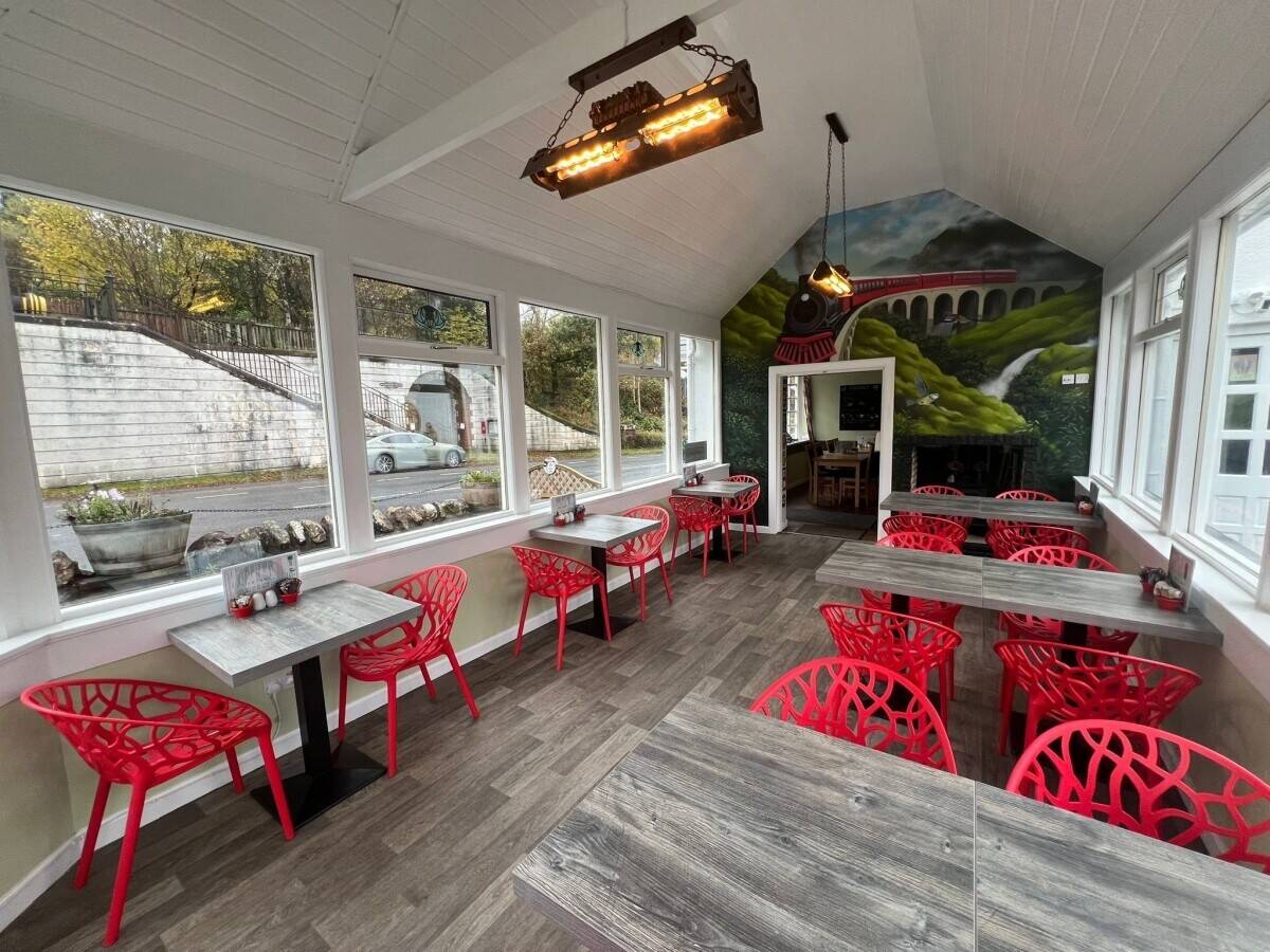 An Extremely Well-Run Cafe Business with 2 Letting Rooms and 2-bedroom Owners Accommodation Ref 1776 Photo 6