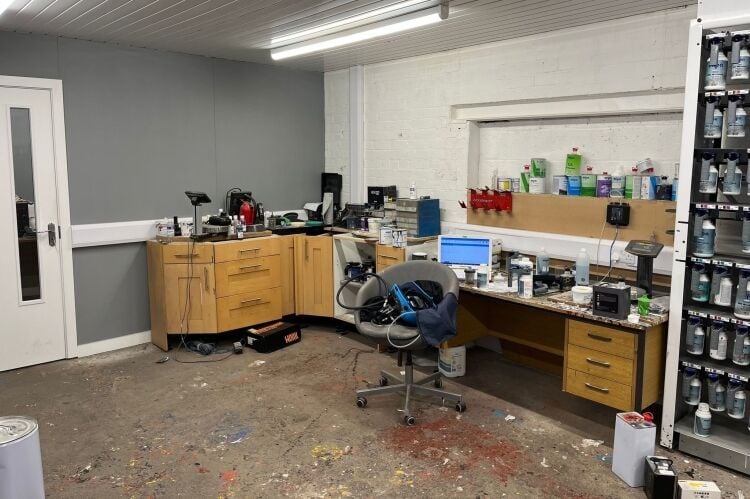 Established Vehicle Repair Business - Hull Photo 6