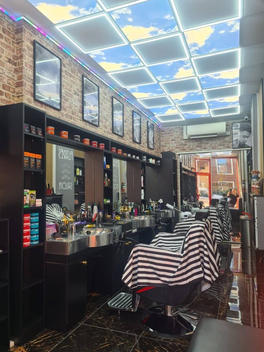 Fully equipped Barber Shop in Weybridge near High Street Photo 6