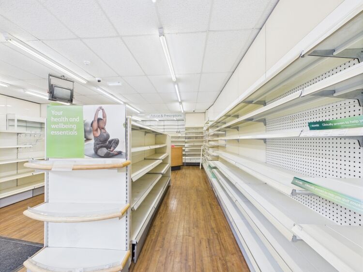 Versatile Retail Space in Prominent Position Photo 6