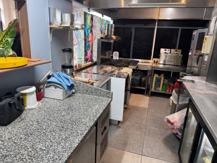 INDIAN RESTAURANT & TAKEAWAY