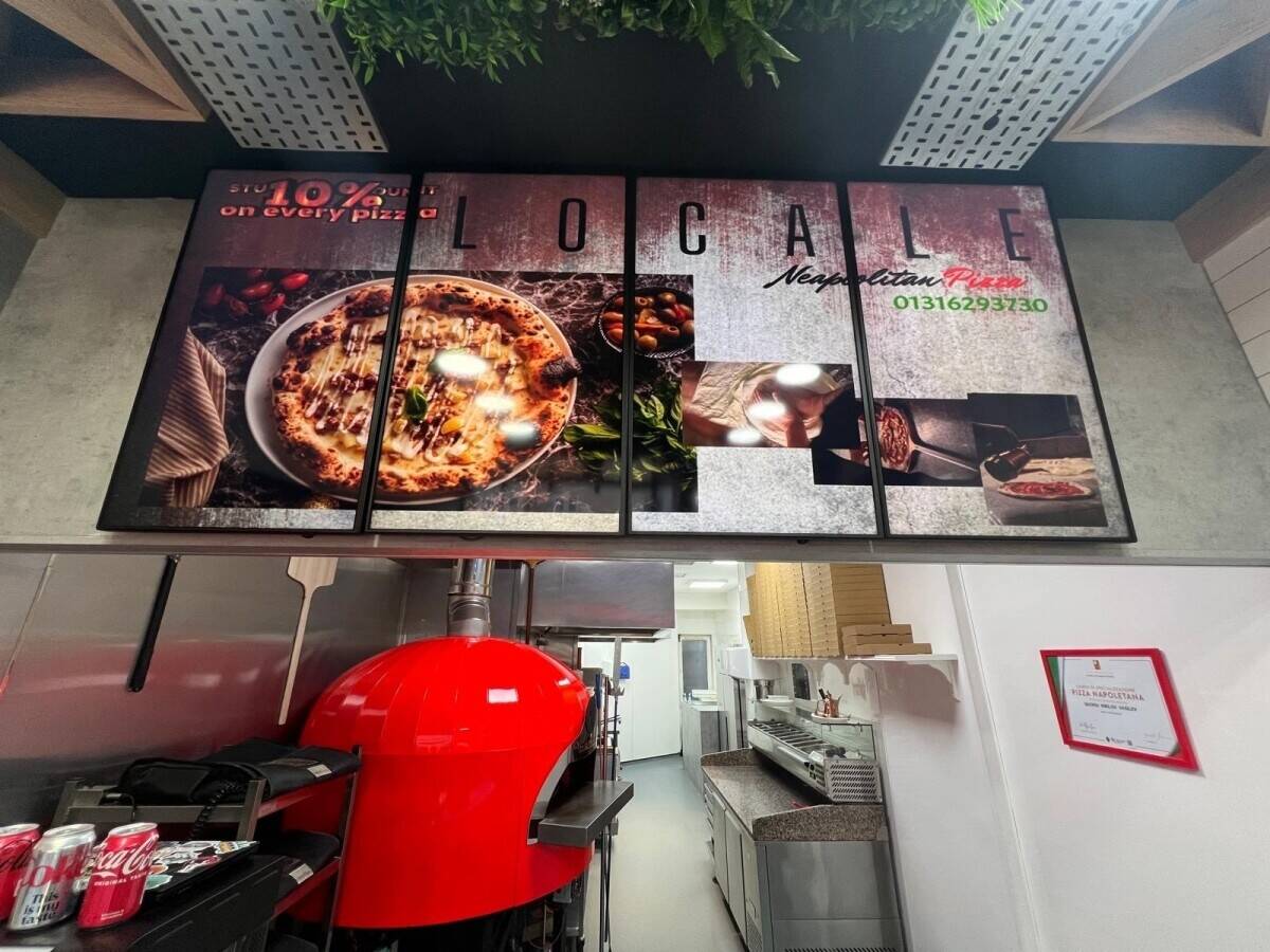 Quality Neapolitan Pizza Takeaway with some seating located in Edinburgh (ref 1781) Photo 6