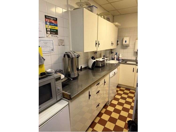 Established Cafe with Delivery Platforms & Great Ratings