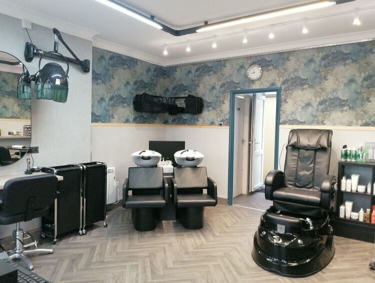 IMMACULATE HAIRDRESSER SALON/BEAUTICIAN