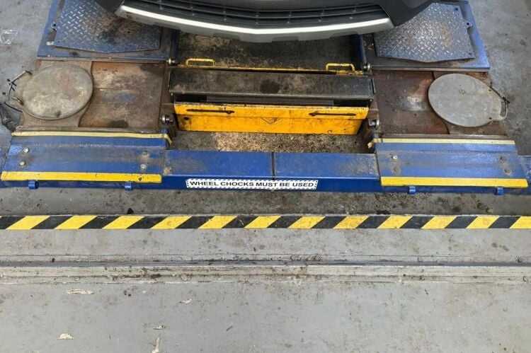 MOT Garage - Birmingham Photo 6