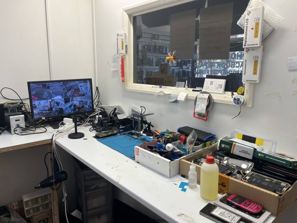Mobile & Laptop Sales & Repair shop Photo 6