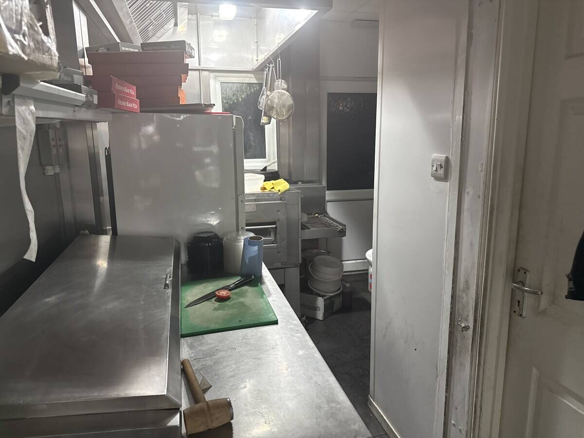 Chicken shop & pizza take away for sale Photo 6
