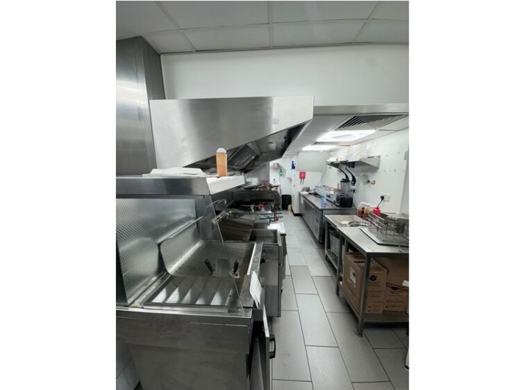 Prime Manchester Takeaway – Fully Equipped & Trading! Photo 6
