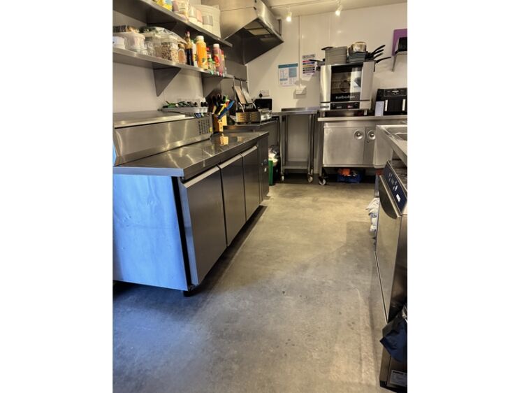 Well-Established Eatery with Loyal Customer Base Photo 6