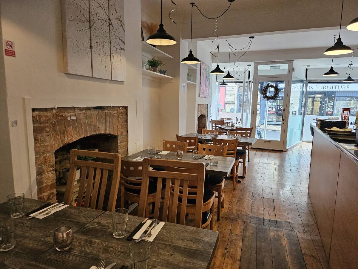 Fully equipped restaurant- Lease assignment