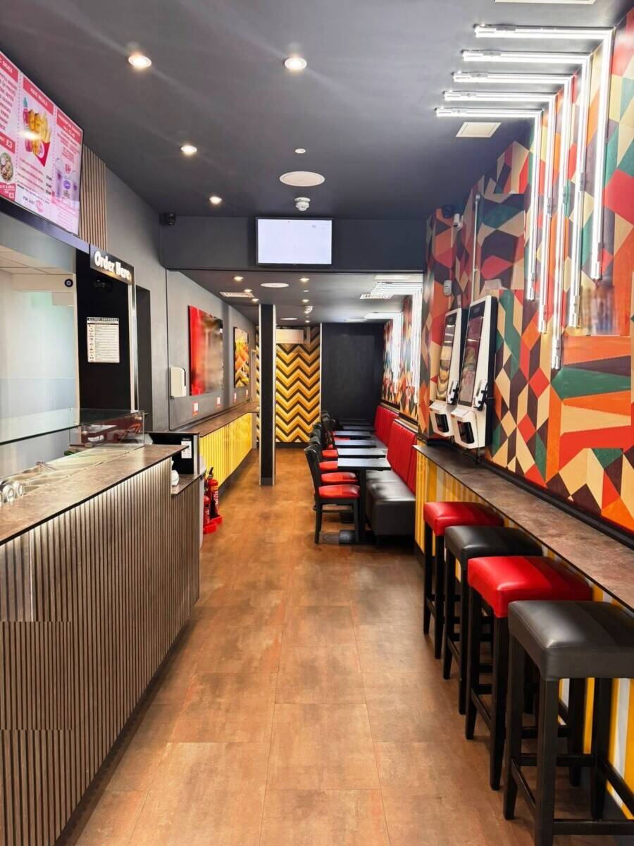 EXCEPTIONALLY FITTED FAST FOOD TAKEAWAY/RESTAURANT LICENCE TO TRADE UNTIL 5AM—FULL A3
