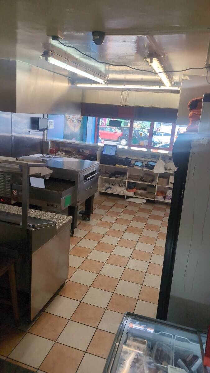 Pizza shop for sell in Essex Southend on sea  Photo 6