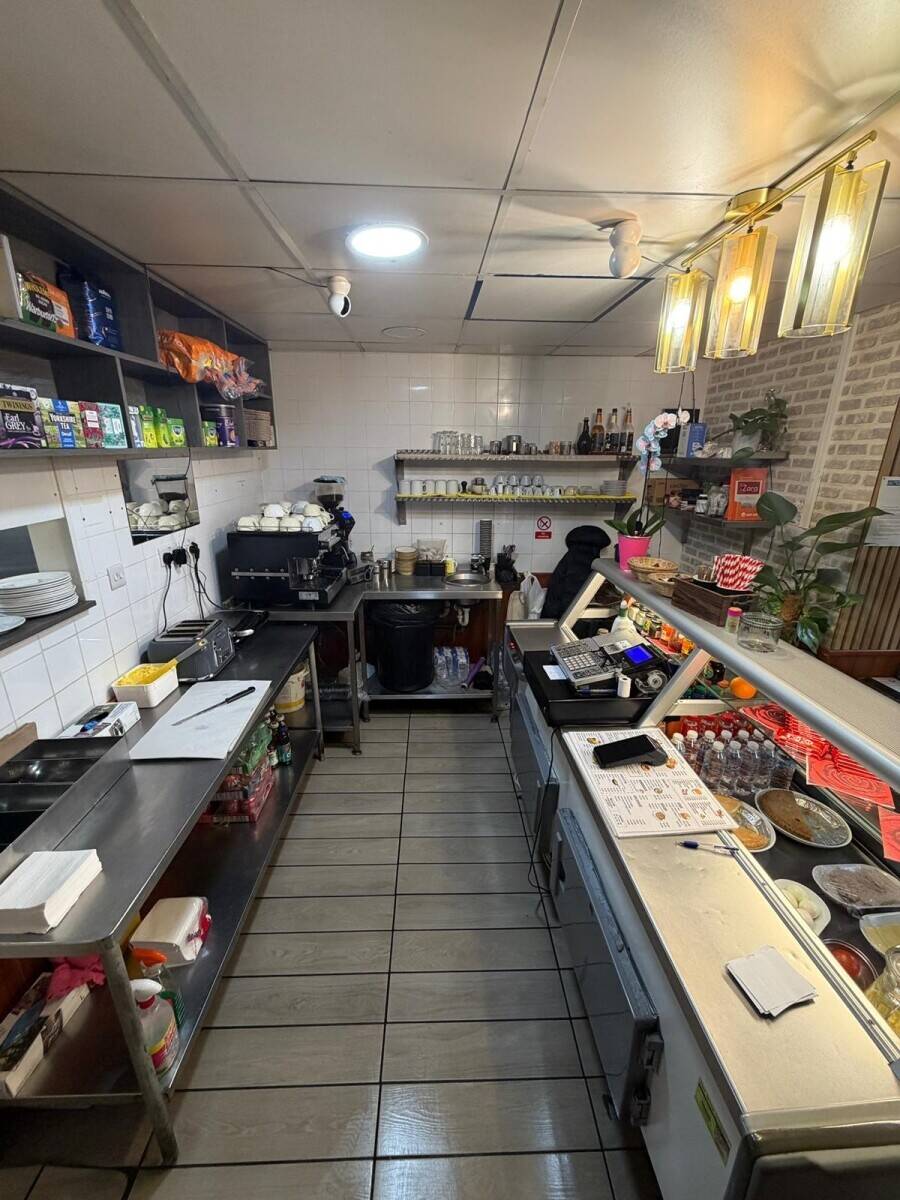 Cafe Bistro for sale in Cricklewood Broadway Photo 6