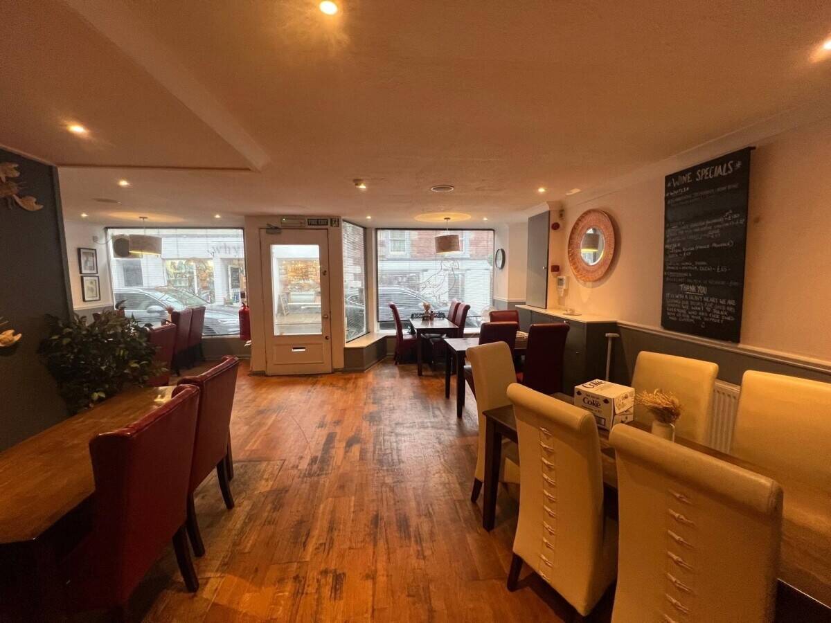 Exceptional licensed restaurant premises located in the desirable town of North Berwick (ref 1782)