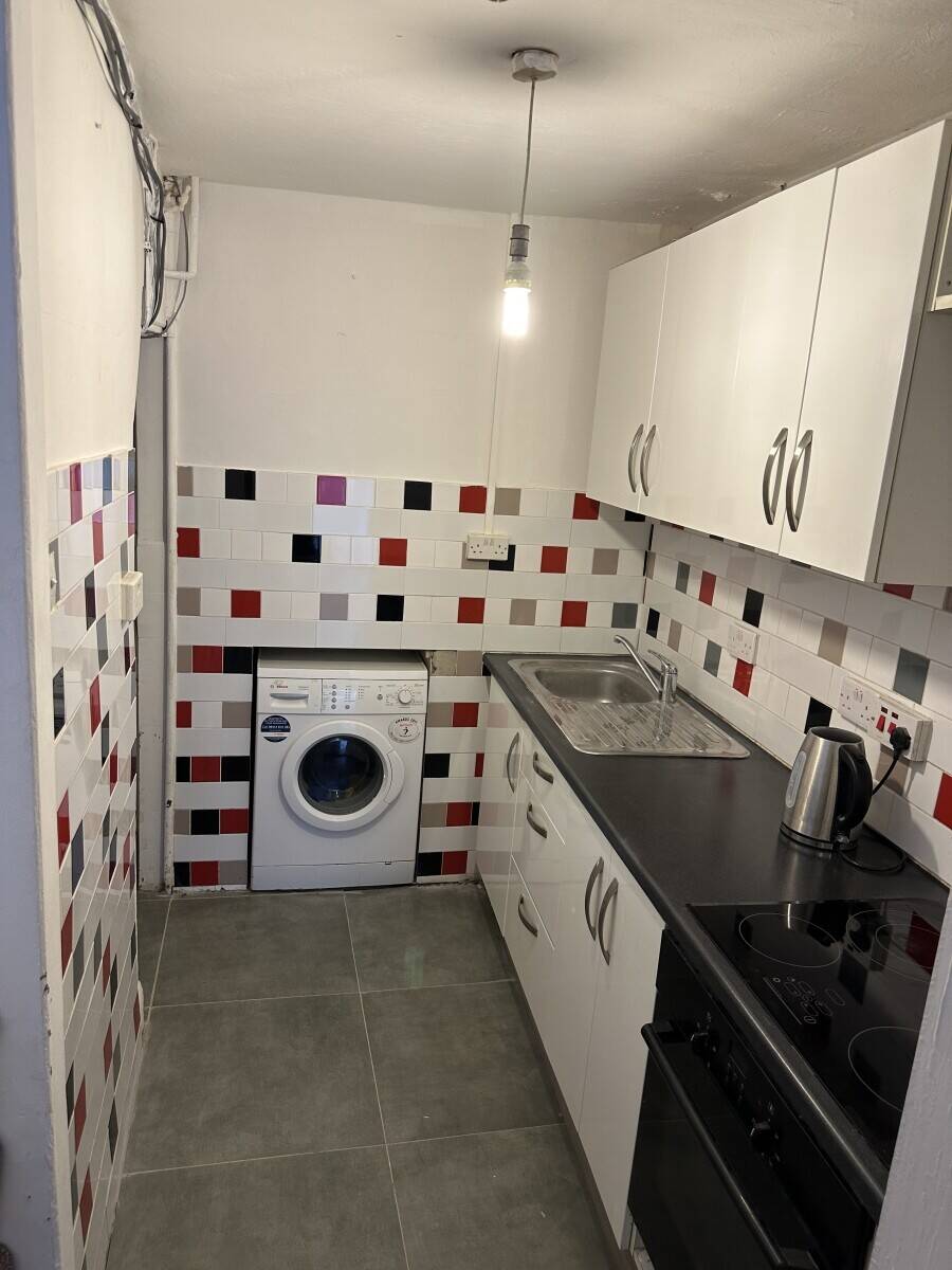 Modern Barber Shop with Upper Flat For Sale in a busy high Barnet High Street