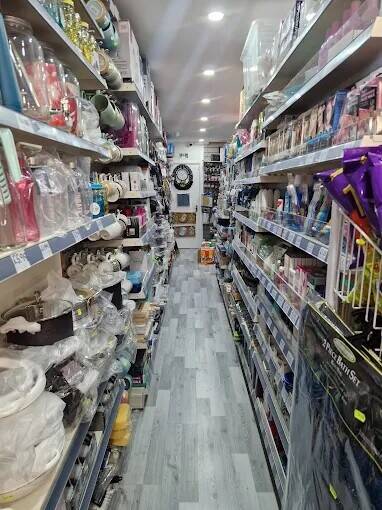 Pound Shop / Discount Store for Sale in Ilford - High footfall - Next to Main Bus Stop and Station Photo 6