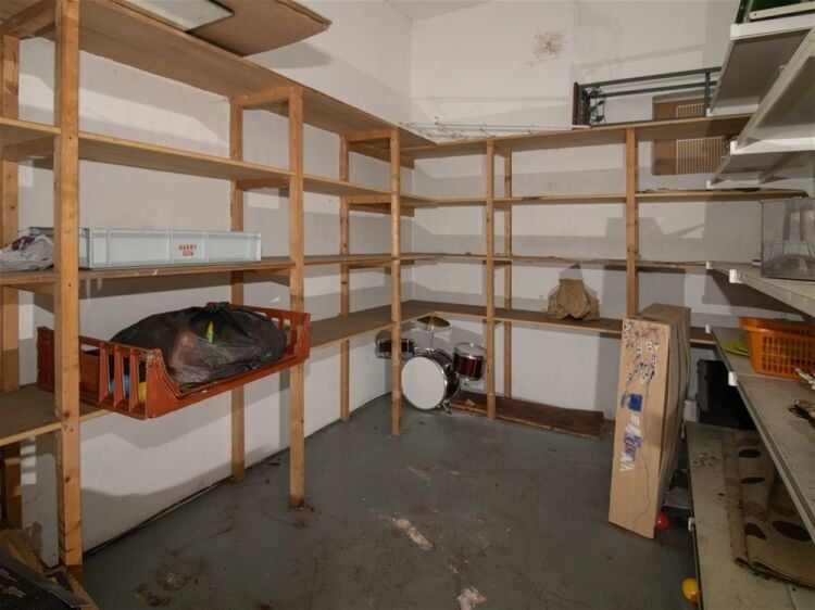 Somerdale Shop and Flat Photo 6