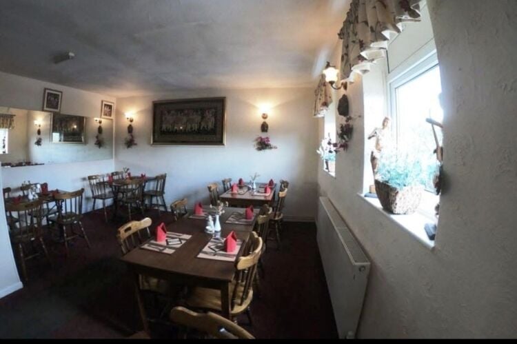 Established Restaurant - Shaftesbury Photo 6