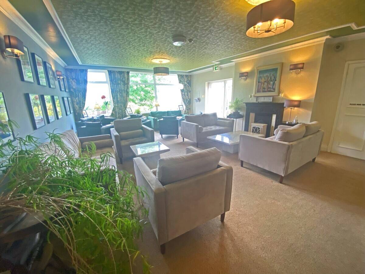CEIRIOG VALLEY - STUNNING 18 BEDROOM COUNTRY HOTEL IN AN AREA OF OUTSTANDING NATURAL BEAUTY Photo 6