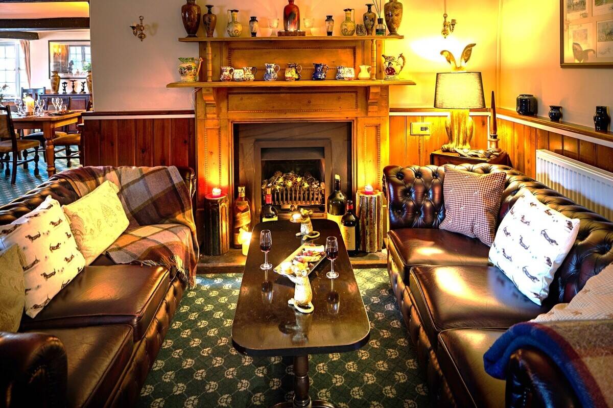One Of The South West's Finest Country Inns With 10 Ensuite Letting Bedrooms & A Letting Apartment