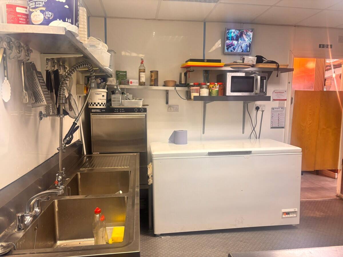 Zukis Restaurant is a well-established Turkish takeaway and delivery business, offering authentic flavours cooked on a traditional charcoal grill. Kno