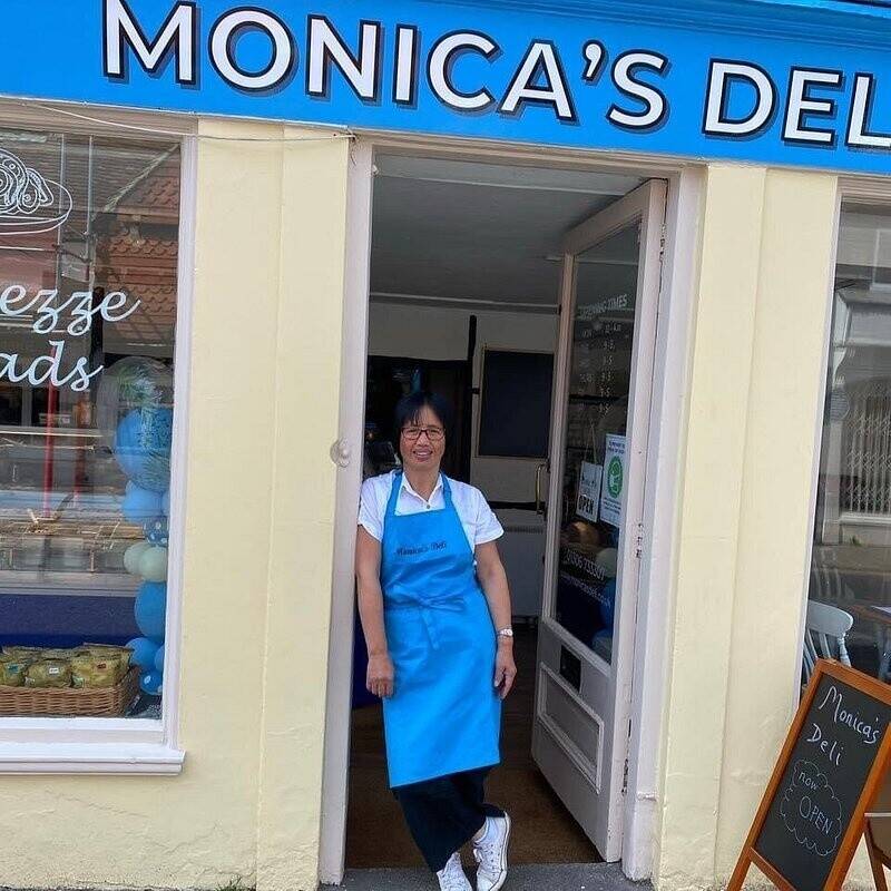 Cafe in antique quarter of Dorking