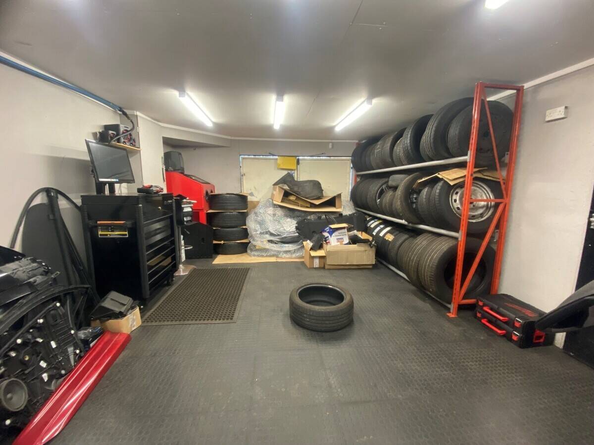 MECHANICS, WORKSHOP & RECOVERY BUSINESS WITH POTENTIAL MOT STATION - WITHAM, ESSEX