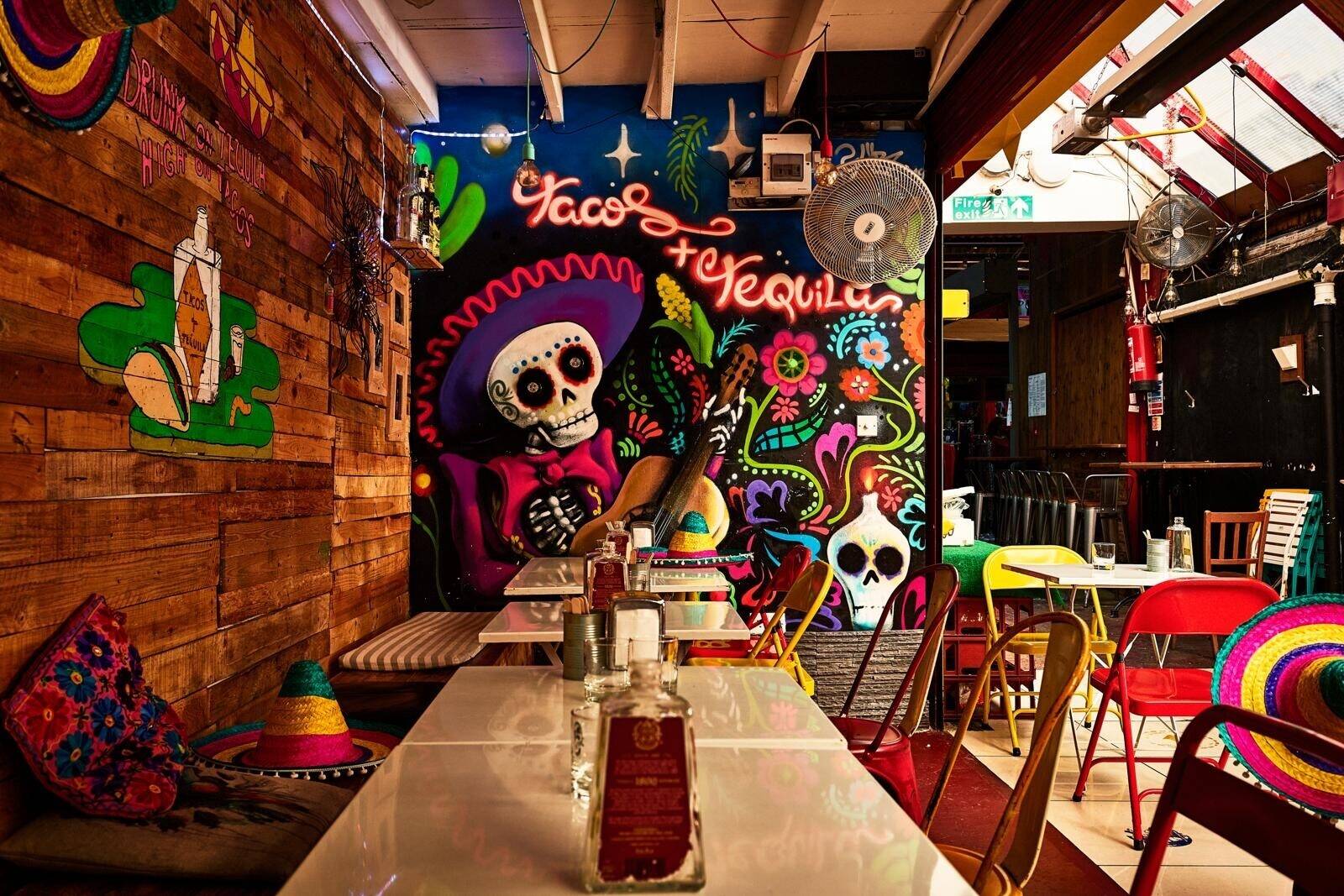 Fully fitted Bar & Restaurant lease in Tooting Broadway Market SW17 Photo 6