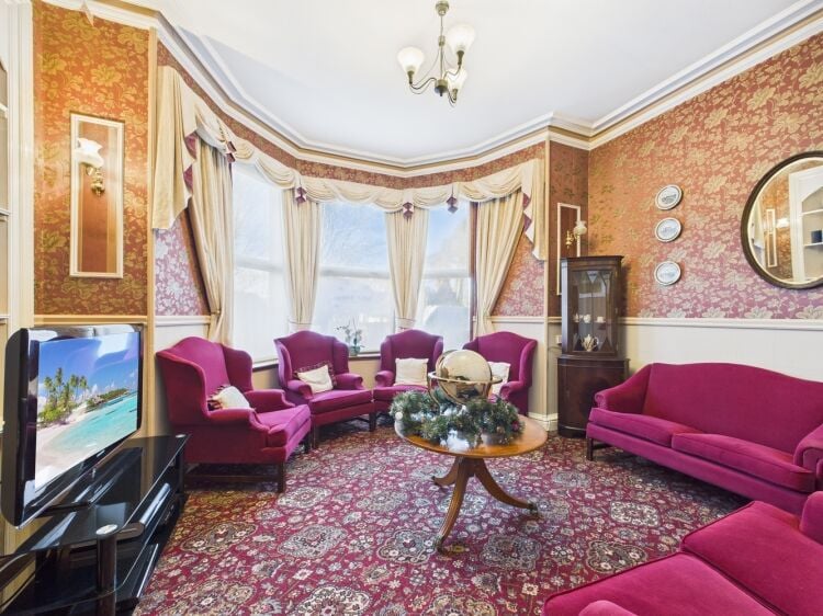 Elegant coastal hotel with thriving Highland guest trade Photo 6