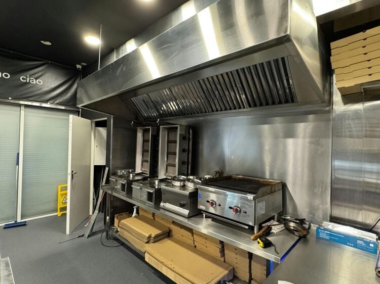 Fully Fitted Immaculate Fish & Chip Shop Takeaway