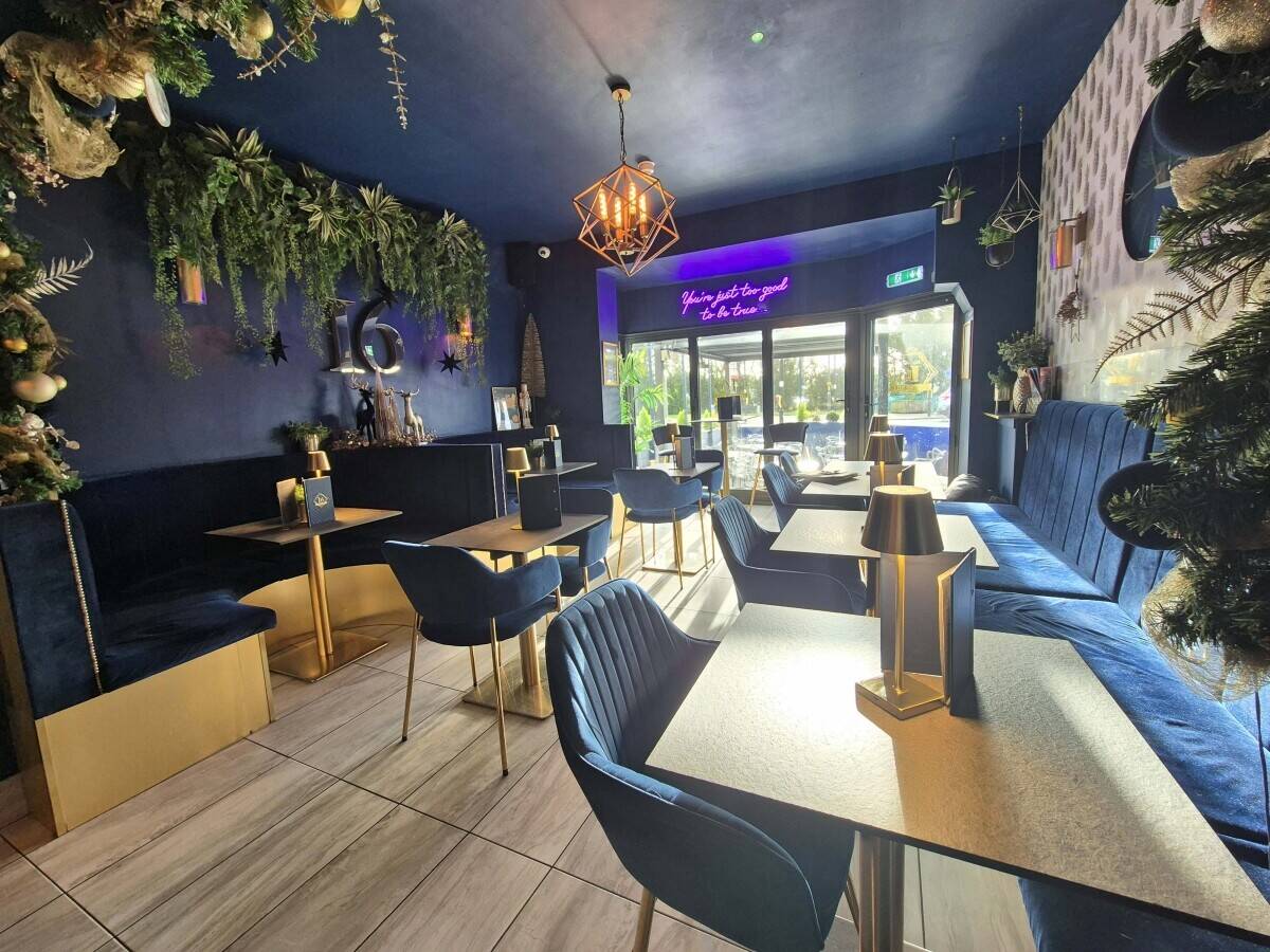 LANCASHIRE - BOUTIQUE COCKTAIL BAR IN HIGH STREET POSITION
